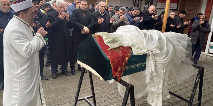 Burun estetiği hayatına mal oldu