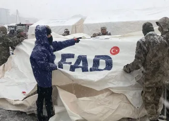 Jandarma ekipleri çadırlar kurmaya başladı
