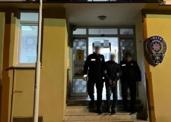 FETÖ elebaşının akrabası tutuklandı