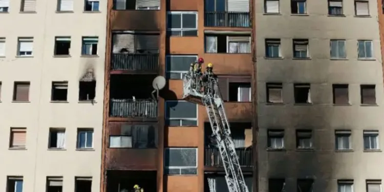İspanya’da apartmanda yangın