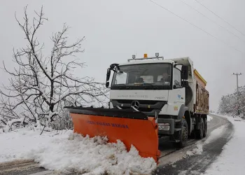 Gemlik’te kar mesaisi başladı