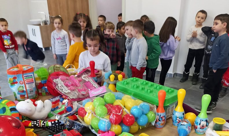 Harmancık'taki oyuncaklar deprem bölgesine