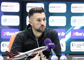 Corendon Alanyaspor’da Francesco Farioli istifa etti