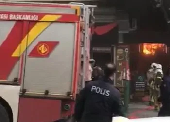 1,5 milyon liralık bilgisayar malzemesi yandı