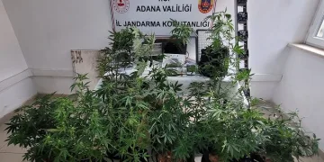 Adana’da uyuşturucu operasyonu: 3 gözaltı
