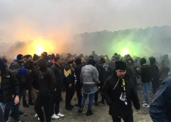 Fenerbahçeli taraftarlar, TFF’yi protesto için Riva’ya gitti