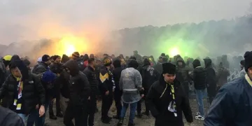 Fenerbahçeli taraftarlar, TFF’yi protesto için Riva’ya gitti