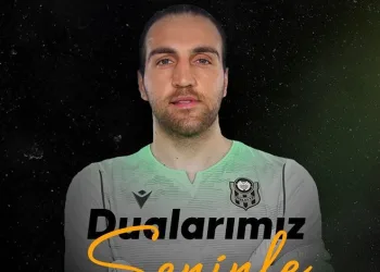Yeni Malatyaspor, kaleci Ahmet Eyüp Türkaslan’ın enkaz altında kaldığını açıkladı