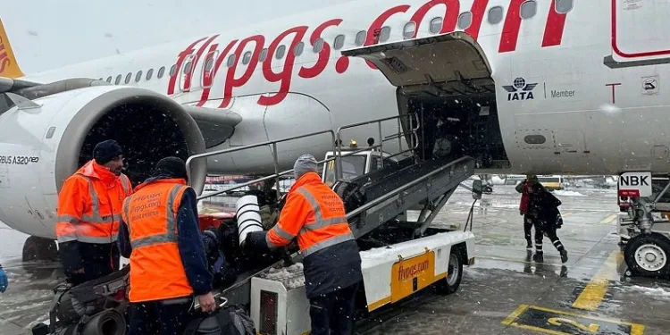 Deprem bölgesinden uçuşlar ücretsiz yapılıyor