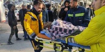 36 saat sonra 3 kişi enkazdan sağ çıkarıldı