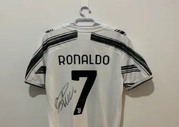 Ronaldo’nun formasından elde edilecek gelir depremzedelere gidecek