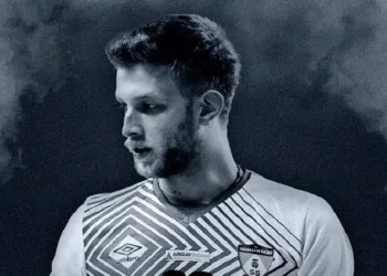 Eskişehirli milli voleybolcudan kötü haber