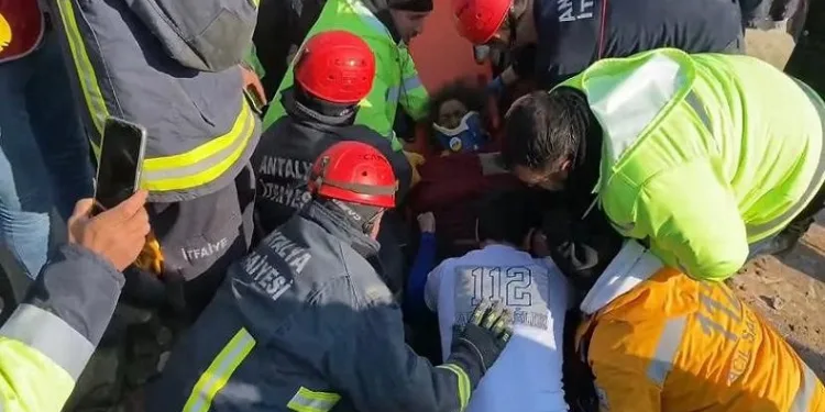 Hatay’da 55 saat sonra enkazdan sevindirici haber