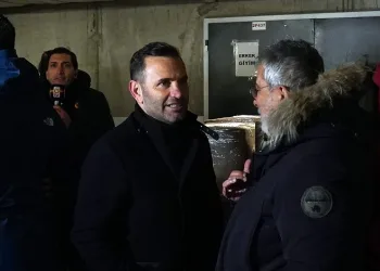 Galatasaray Teknik Direktörü Okan Buruk’tan yardım çalışmalarına destek
