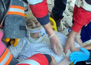 62 saat sonra enkazdan sağ çıkartıldı