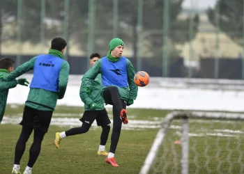 Bursaspor’da hazırlıklar moralsiz devam ediyor