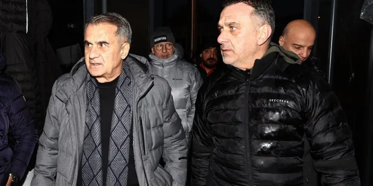 Şenol Güneş, gönüllülerle bir araya geldi