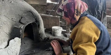 Kastamonulu kadınlar fırınlarını depremzedeler için yaktı
