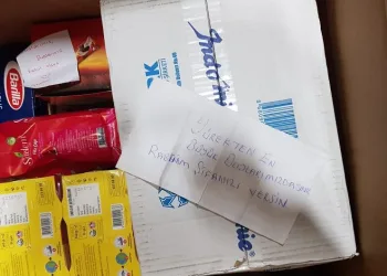 Yardım kolilerinden çıkan notlar duygulandırdı