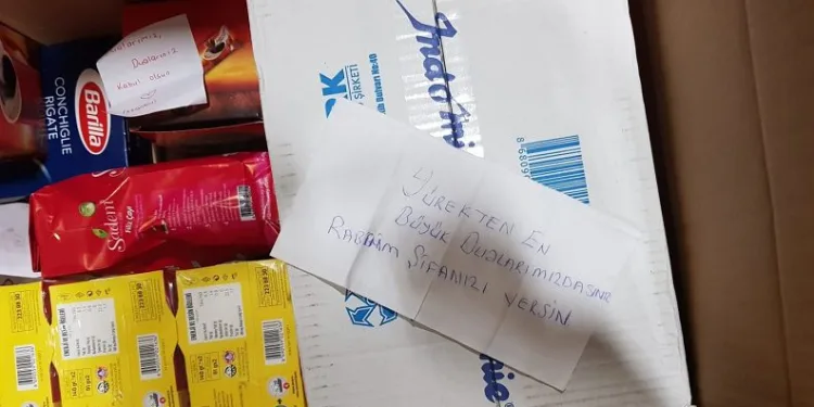 Yardım kolilerinden çıkan notlar duygulandırdı