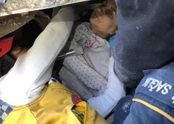 Depremden 108 saat sonra kurtuldu, eşini sordu