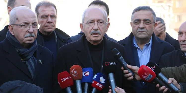 Kılıçdaroğlu Diyarbakır’da deprem bölgesinde