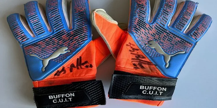 Buffon’un eldivenlerinden elde edilen gelir depremzedelere bağışlanacak