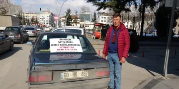 Otomobilini depremzedeler için sattı