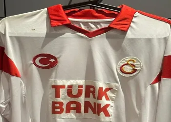Prekazi’nin forması, depremzedeler için 210 bin TL’ye satıldı