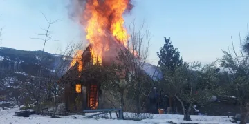 Bursa’da yangın villayı küle çevirdi