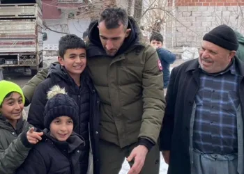 Mehmet Topal’dan deprem bölgesine destek