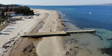 Çanakkale’de deniz 20 metre çekildi