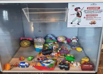 Osmangazi’den depremzede çocuklara oyuncak kumbarası