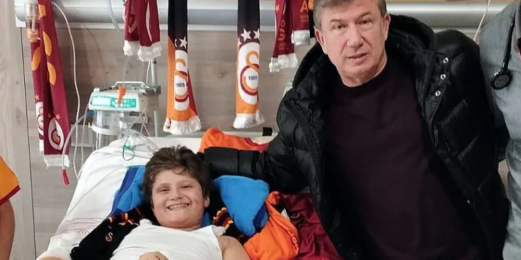 Tanju Çolak, depremzede Cihan Emir Parlak ile bir araya geldi