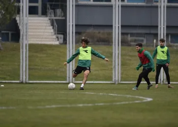 Bursaspor 5’e 2 pas pres çalıştı