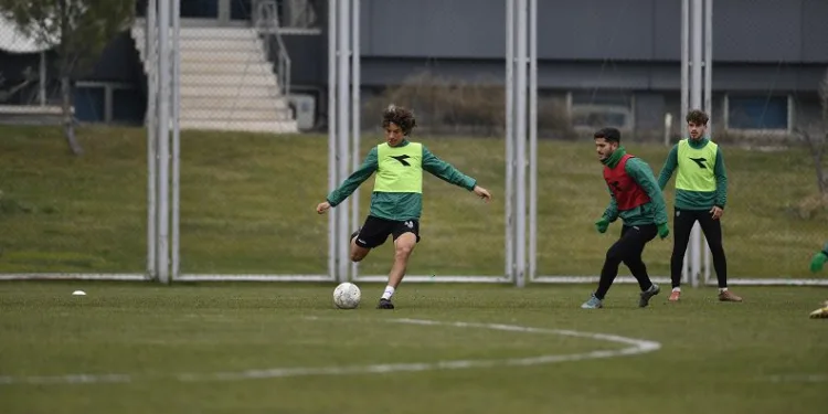 Bursaspor 5’e 2 pas pres çalıştı