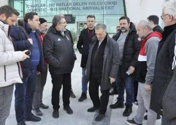 Beşiktaş Kulübü Başkanı Ahmet Nur Çebi deprem felaketinden etkilenen Hatay’da