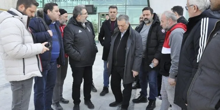 Beşiktaş Kulübü Başkanı Ahmet Nur Çebi deprem felaketinden etkilenen Hatay’da