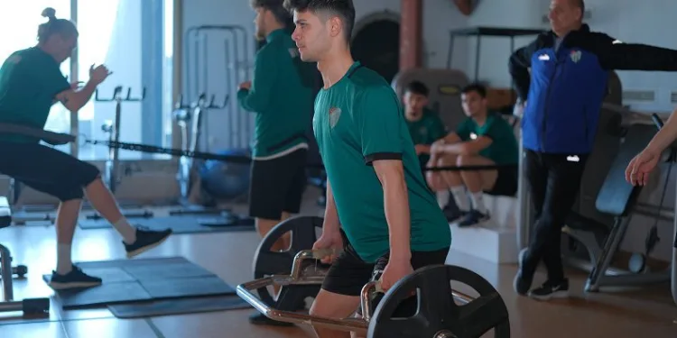 Bursaspor salonda çalıştı