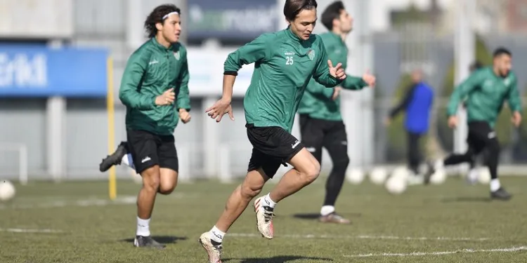 Bursaspor dar alanda çift kale maç yaptı