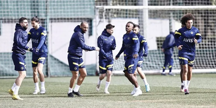 Fenerbahçe hazırlıklarına devam etti