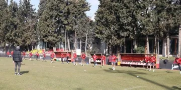 Galatasaray hazırlıklarını sürdürüyor