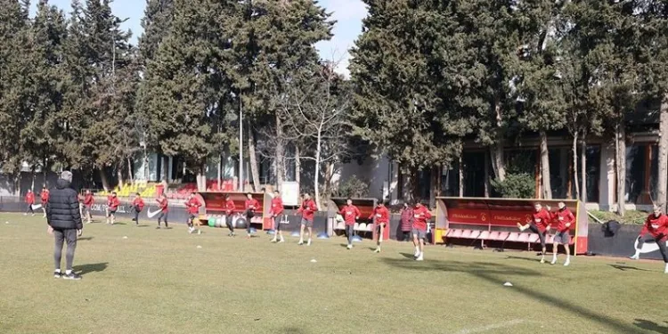 Galatasaray hazırlıklarını sürdürüyor