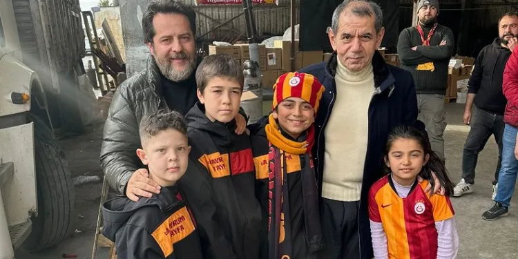 Galatasaray Başkanı Özbek afet bölgelerini ziyaret etti