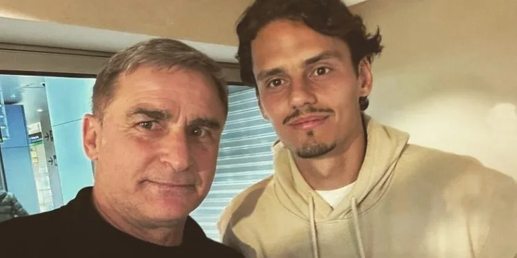 A Milli Futbol Takımı Teknik Direktörü Stefan Kuntz, Enes Ünal ile buluştu