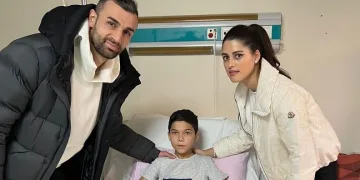 Fenerbahçeli futbolcu Serdar Dursun, depremzede Ömer’i ziyaret etti