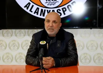 Alanyaspor Başkanı Çavuşoğlu geliri depremzedelere gidecek olan hazırlık maçına herkesi davet etti