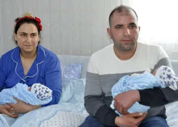 Depremzede çiftin ikizleri dünyaya geldi