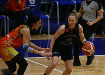 Kadınlar Euroleague: Fenerbahçe Alagöz Holding: 93 – Valencia Basket: 61