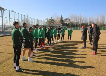 Bursaspor’un ligdeki rakibi Sivas Belediyespor’dan lige devam kararı